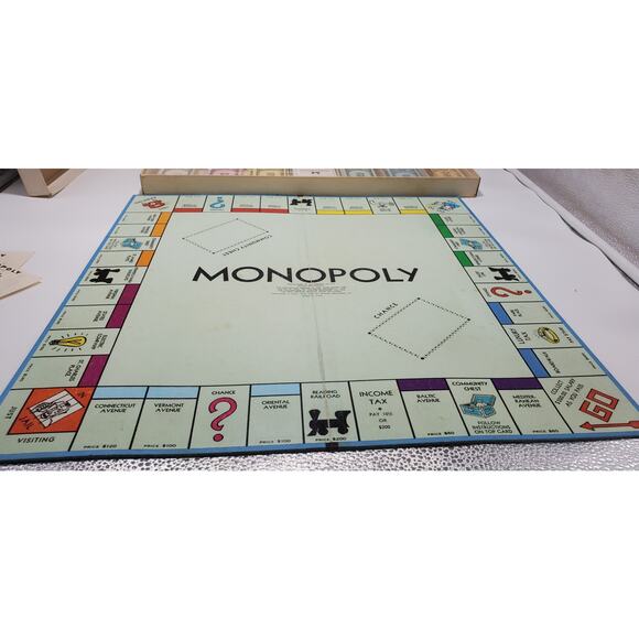 1961 Vintage Monopoly Board Game by Parker Brothers Classic Original, PRE-OWNED - Picture 2 of 10